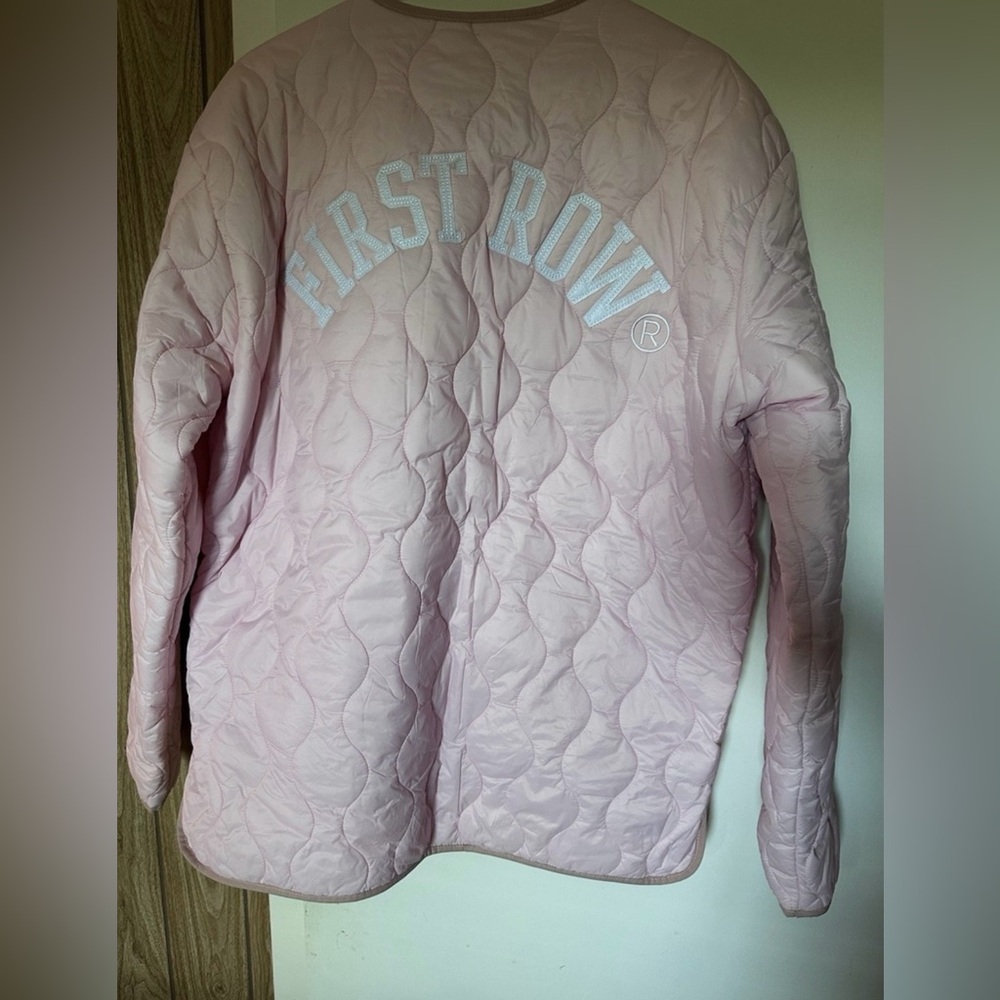 First row puffer jacket - Picture 4 of 5